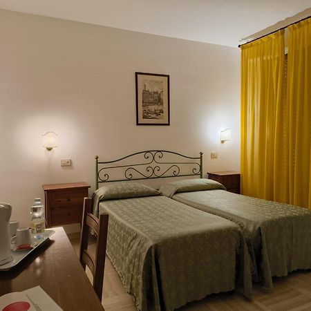 Hotel I Platani Sienne Extérieur photo